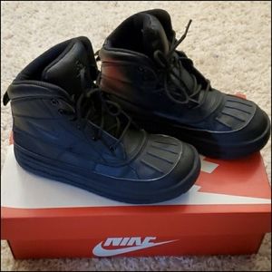 NIKE ACG Youth Boots